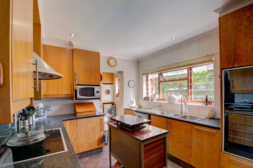 Property photo 1 of 29