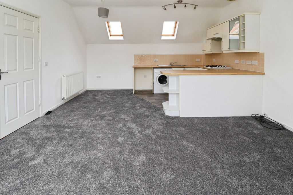 Property photo 2 of 9