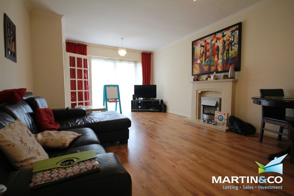 Property photo 2 of 9