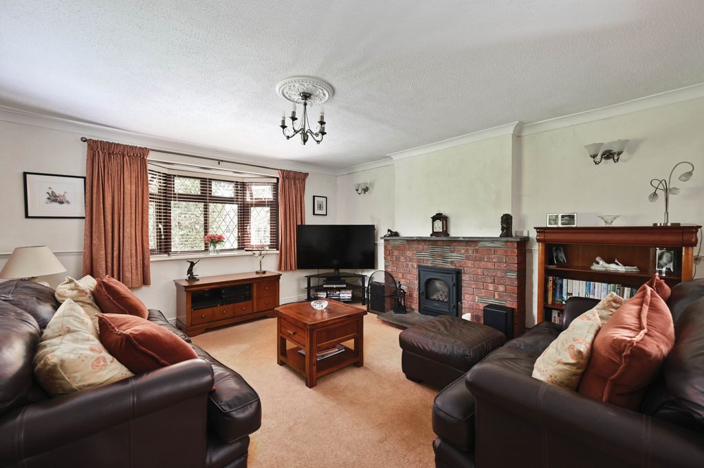 Property photo 2 of 13 49 Sandhurst Lane (1)