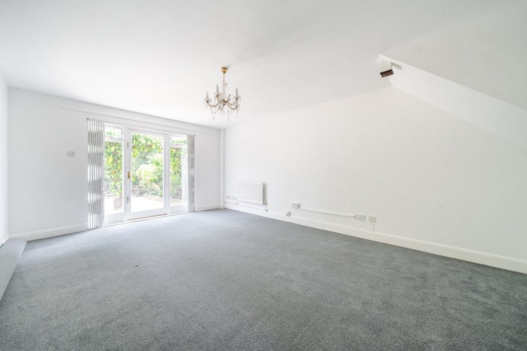 Property photo 1 of 6 Picture No. 20