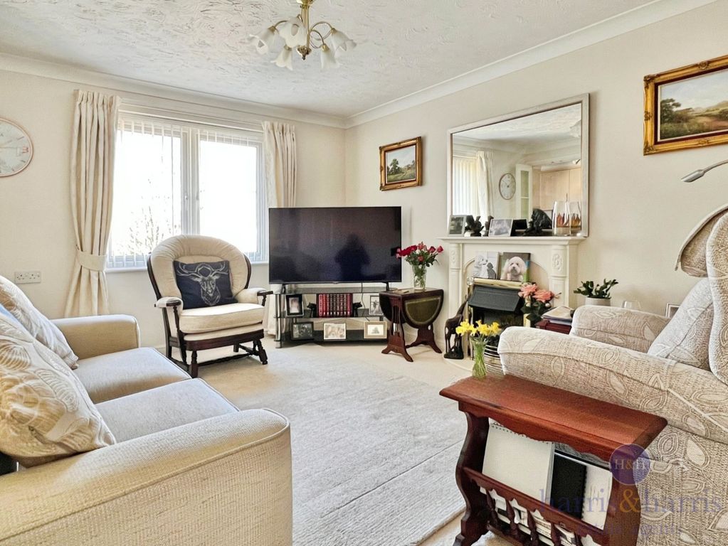 Property photo 2 of 8 Pbox-Img.Jpg