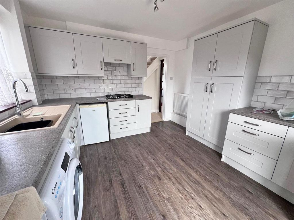 Property photo 3 of 10 K.Jpg