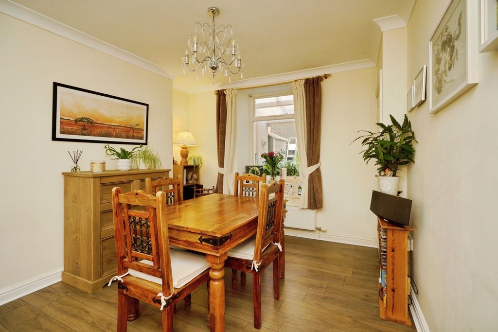 Property photo 3 of 21 Pbox-Img.Jpg