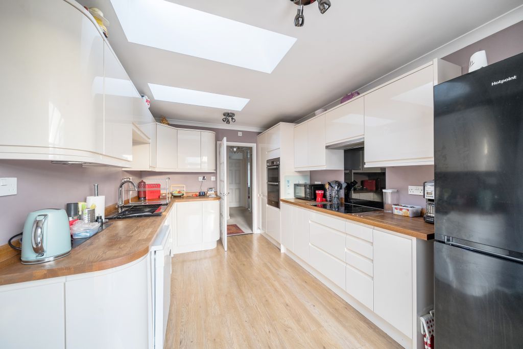 Property photo 2 of 12 139581211696F60E9Ea6A1