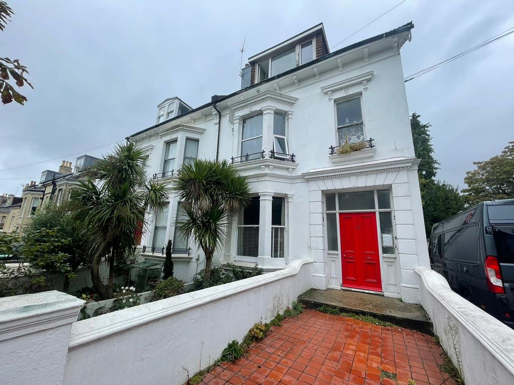 Property photo 1 of 10