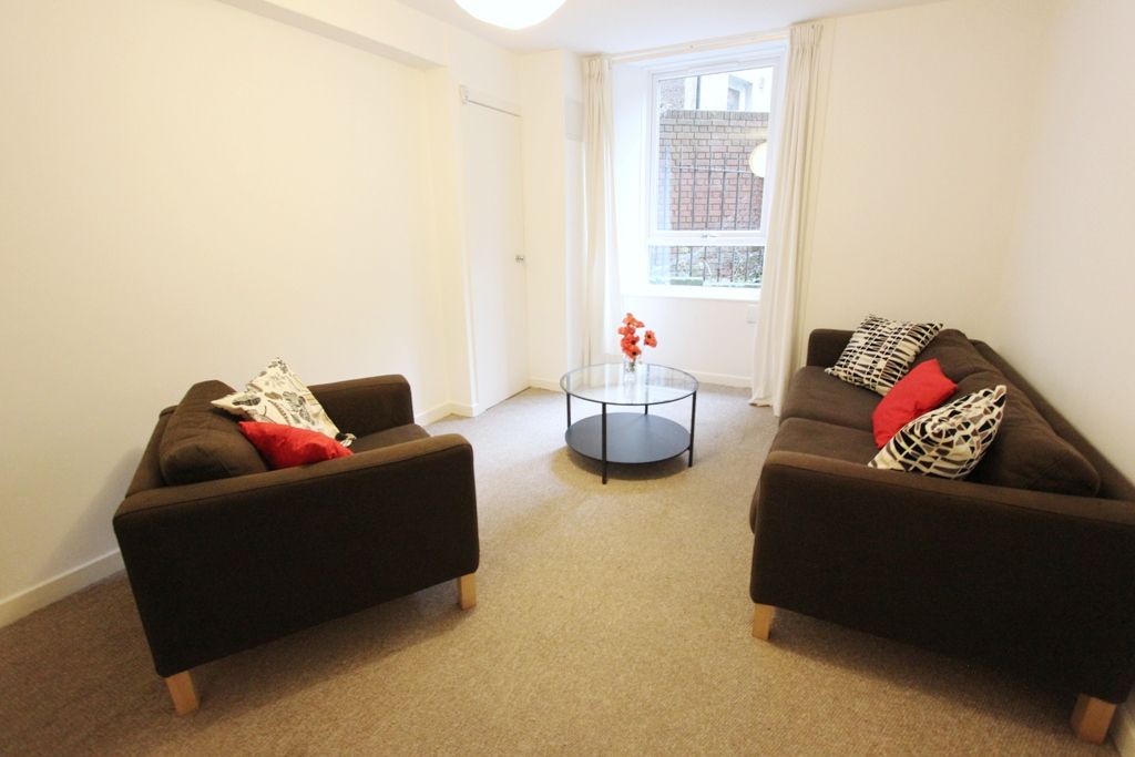 Property photo 3 of 9 Lounge
