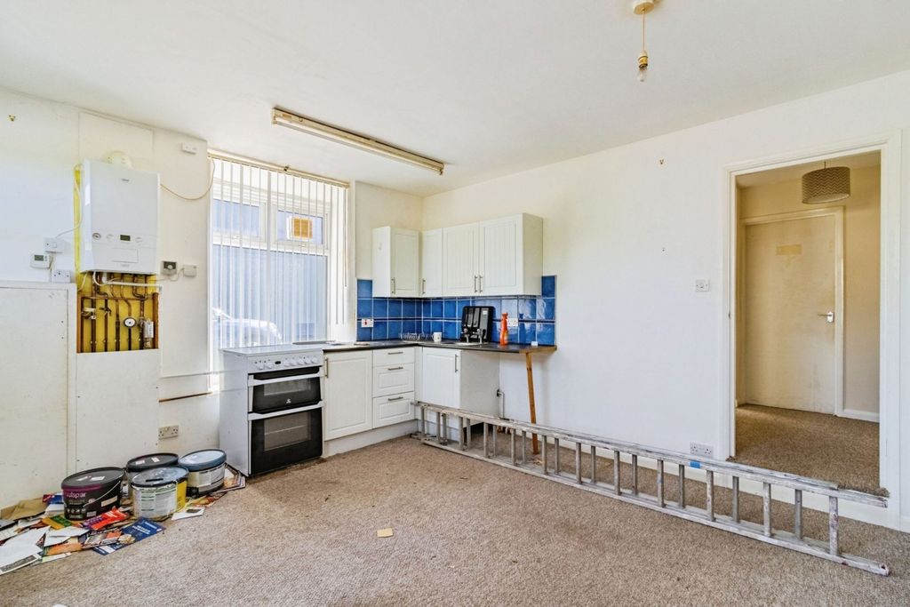 Property photo 3 of 20