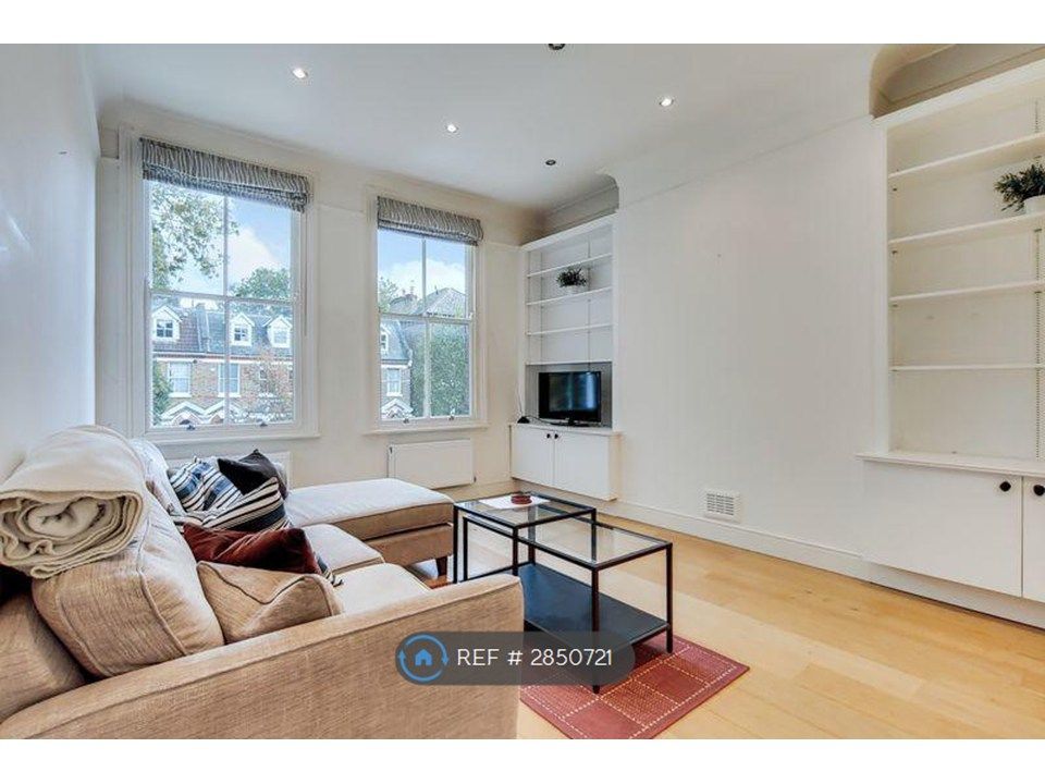 Property photo 1 of 10 Living Room