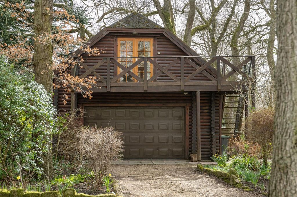 Property photo 2 of 25