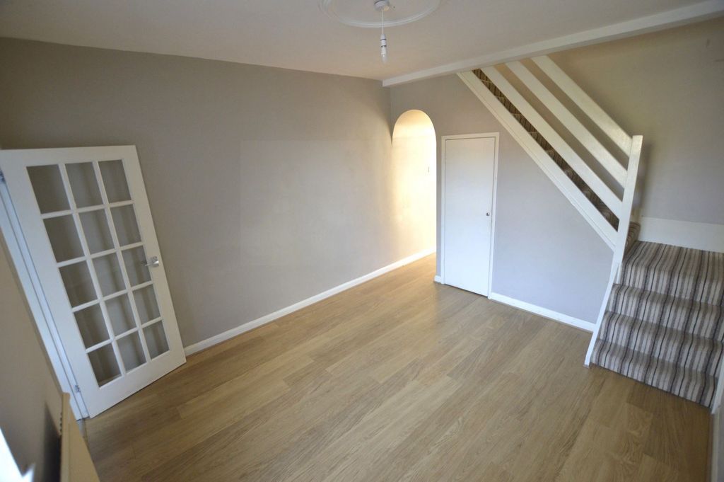 Property photo 2 of 9 Photo 9