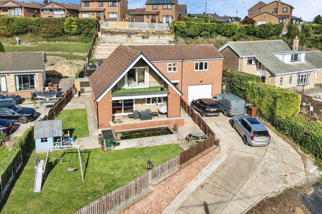Property photo 1 of 27