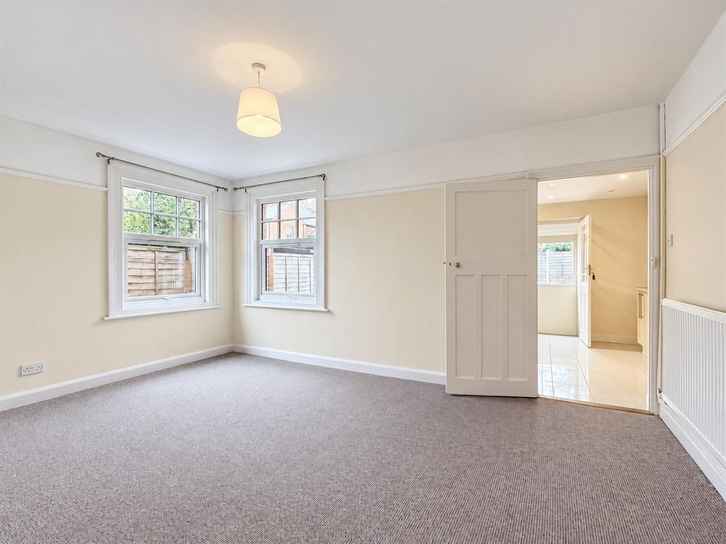 Property photo 3 of 18