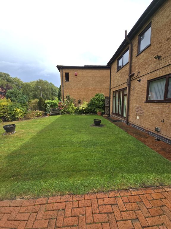 Property photo 2 of 23