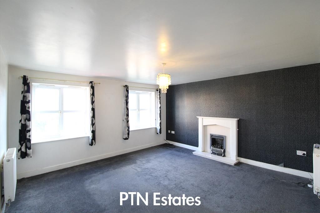 Property photo 2 of 13 Lounge.Jpg