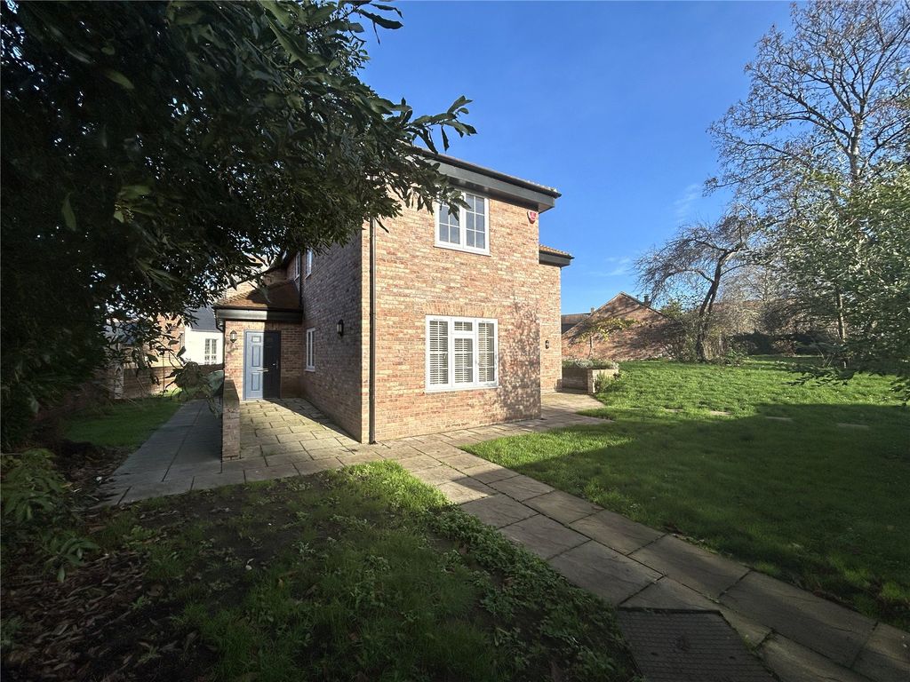 Property photo 1 of 17 Picture No. 01