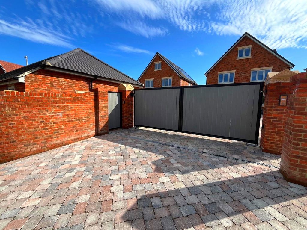 Property photo 3 of 32 Picture No. 57