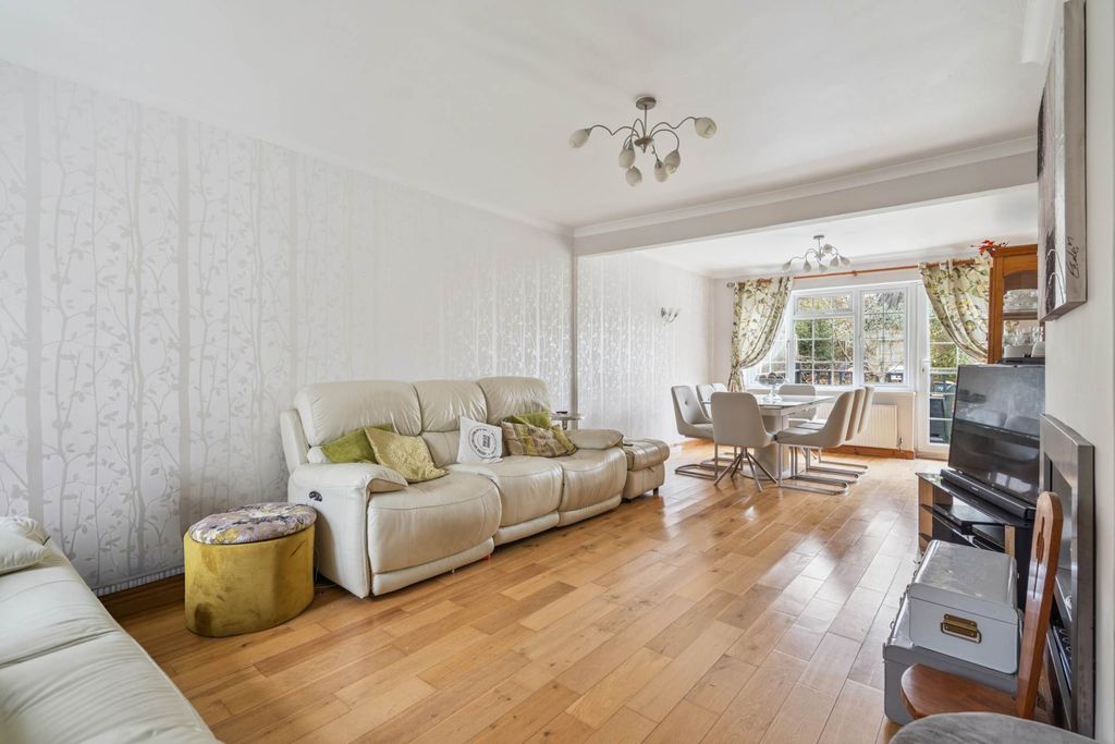 Property photo 2 of 17