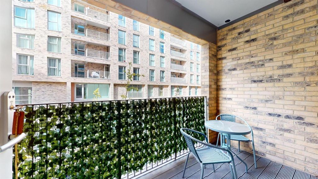 Property photo 3 of 13 Property To Rent In Beckton - Barrain London