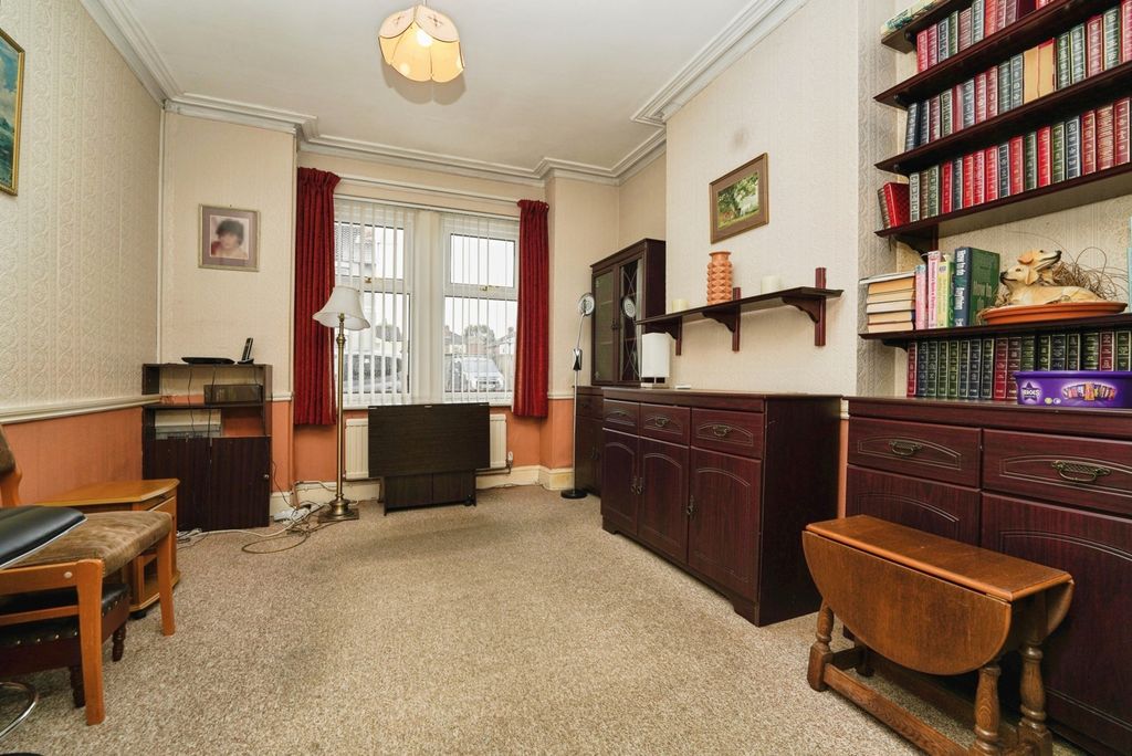 Property photo 2 of 13 Front Room