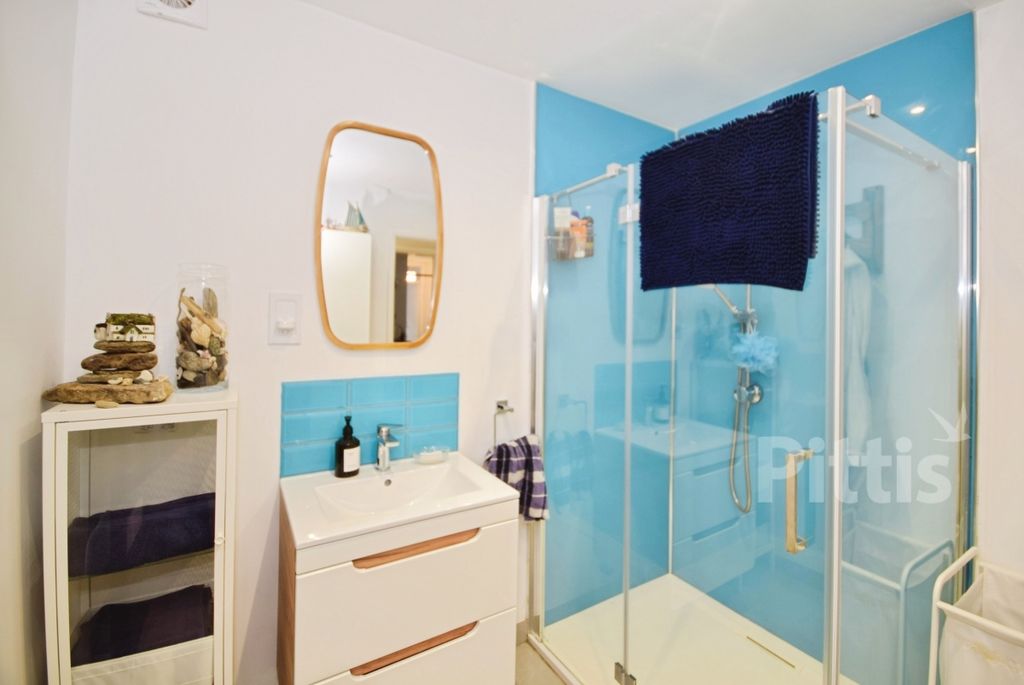 Property photo 3 of 16 Shower Room
