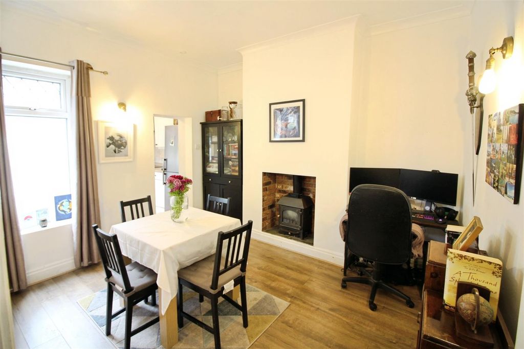 Property photo 3 of 9 Sitting Room
