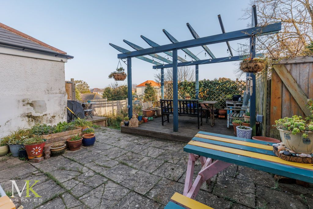 Property photo 3 of 14 Photo 28