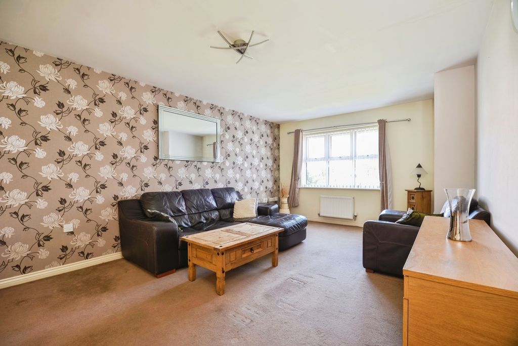 Property photo 2 of 11 Pbox-Img.Jpg