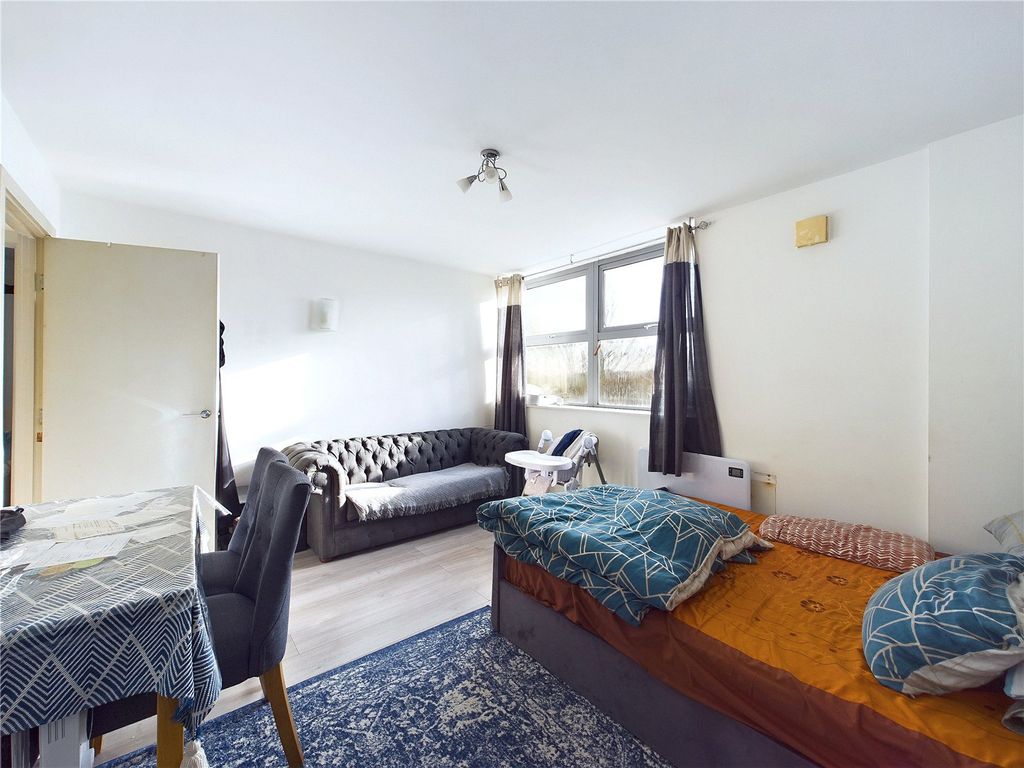 Property photo 2 of 11 Picture No. 14