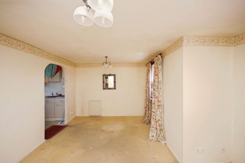 Property photo 3 of 16 Photo
