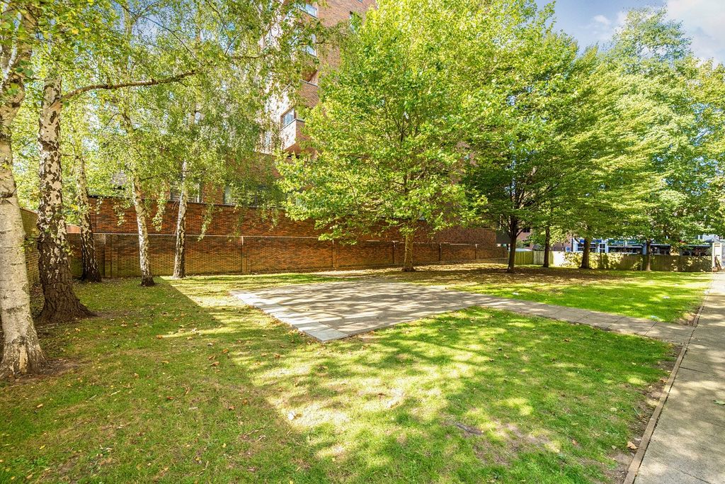 Property photo 3 of 7 Picture No. 12