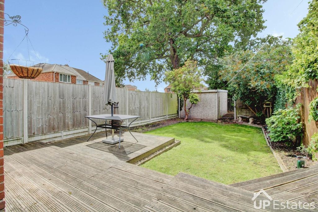 Property photo 2 of 21