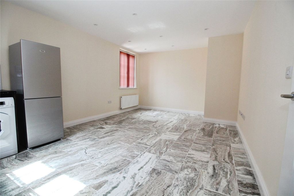 Property photo 3 of 10 Open Plan Living