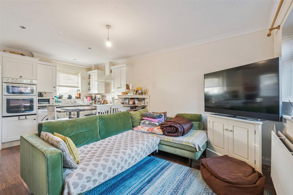 Property photo 2 of 17 Dsc_9989-Ba07704063d7B9F9d20Bf190E2Adc7Ea.Jpg