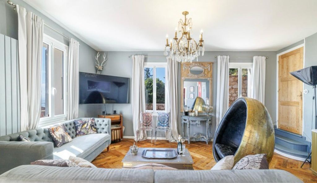 Property photo 3 of 11