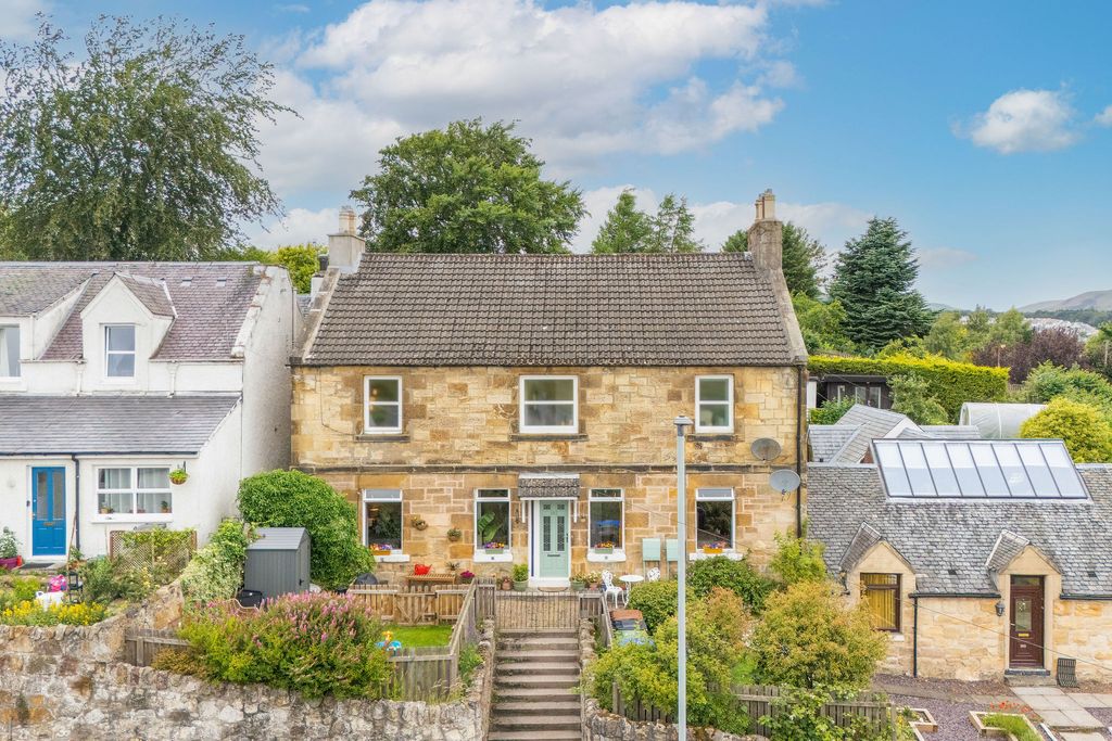 Property photo 1 of 33