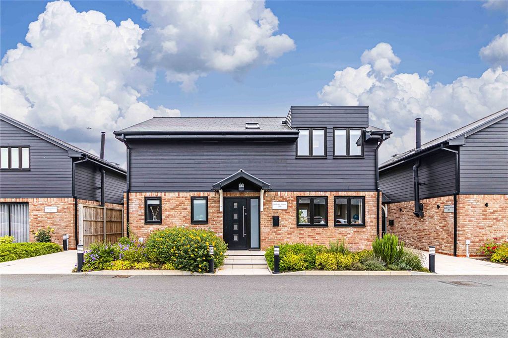 Property photo 1 of 33 Picture No. 32