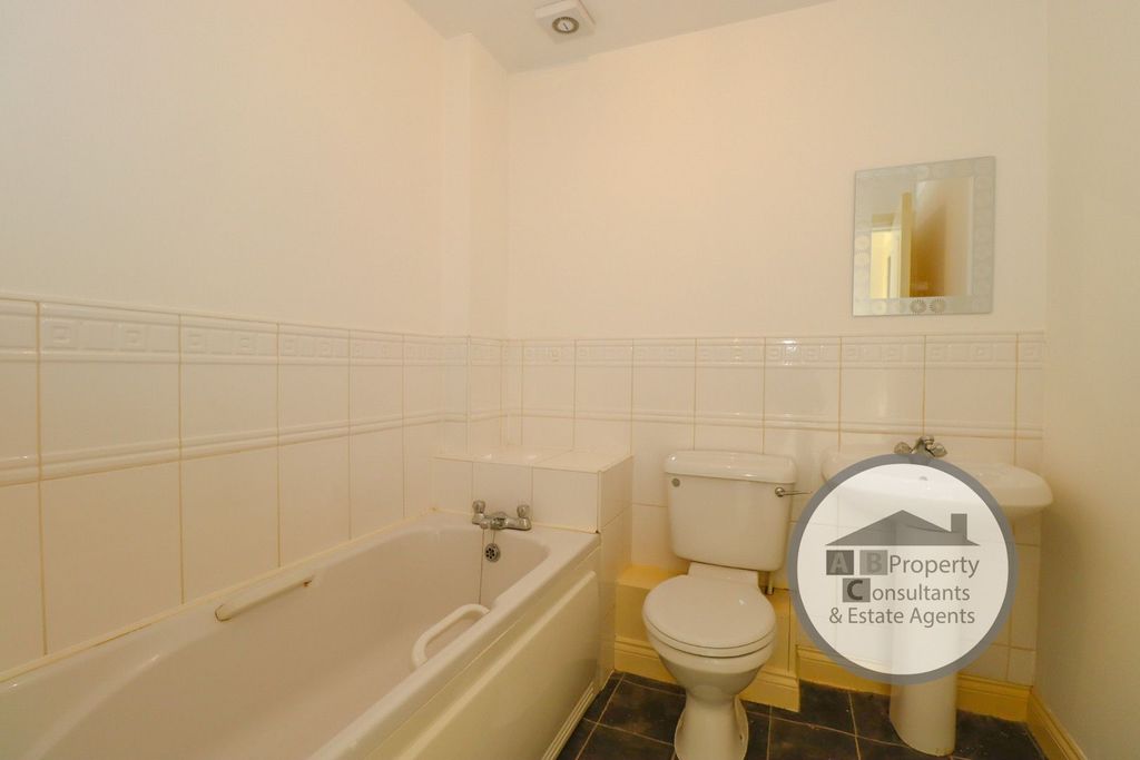 Property photo 3 of 8