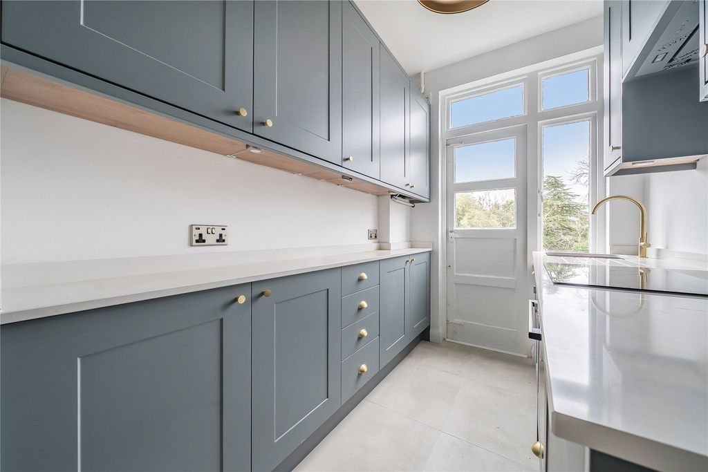 Property photo 3 of 8 Picture No. 25