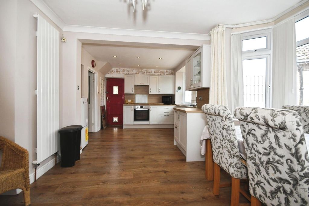 Property photo 2 of 26 Dining Kitchen