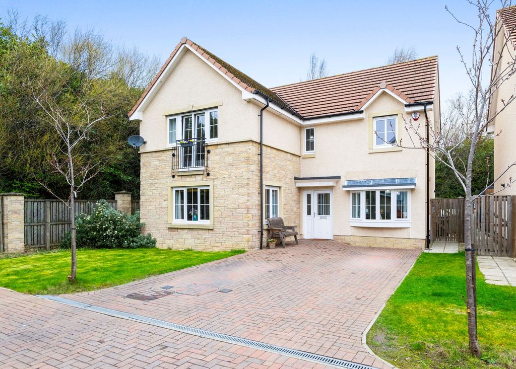 Property photo 1 of 33