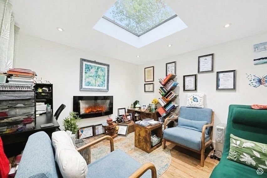 Property photo 1 of 10 Pbox-Img.Jpg