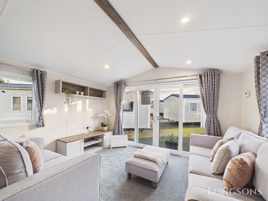 Property photo 1 of 17 Cam02173G0 Pr0335 Still034