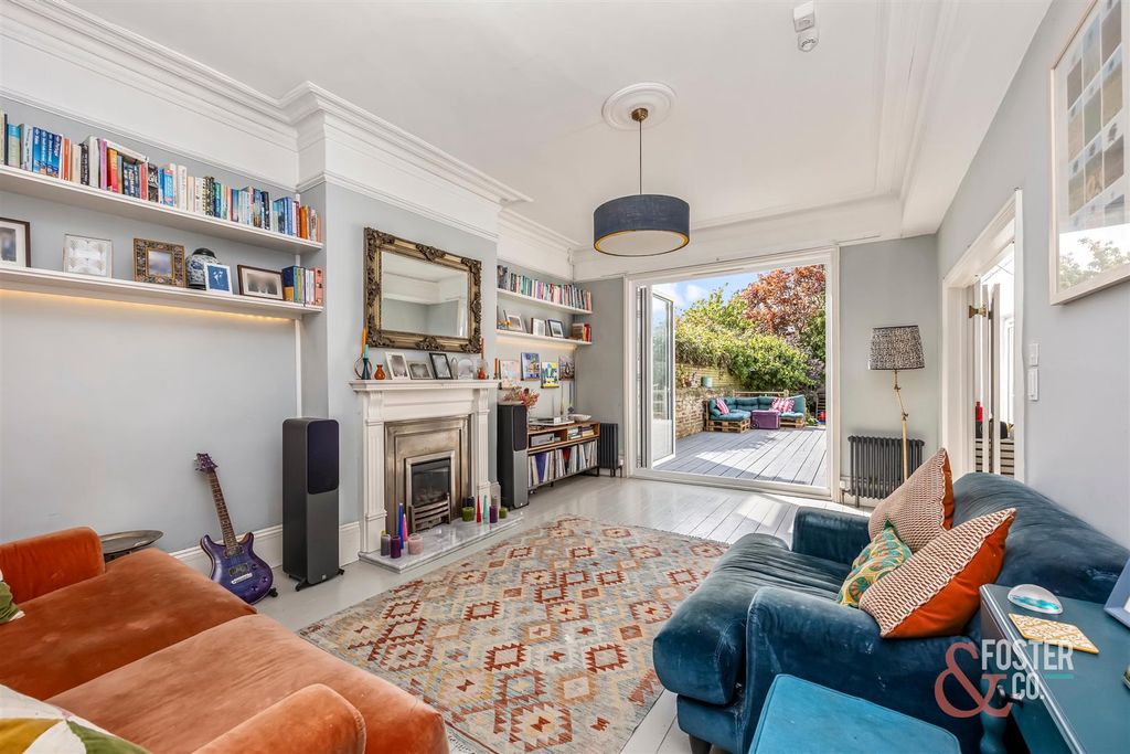 Property photo 3 of 21 Carlisle Road 28-012.Jpg