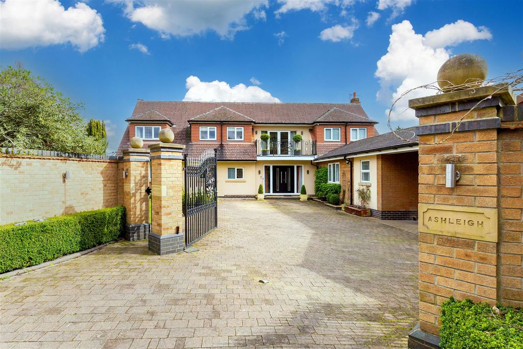 Property photo 1 of 34 Introduction