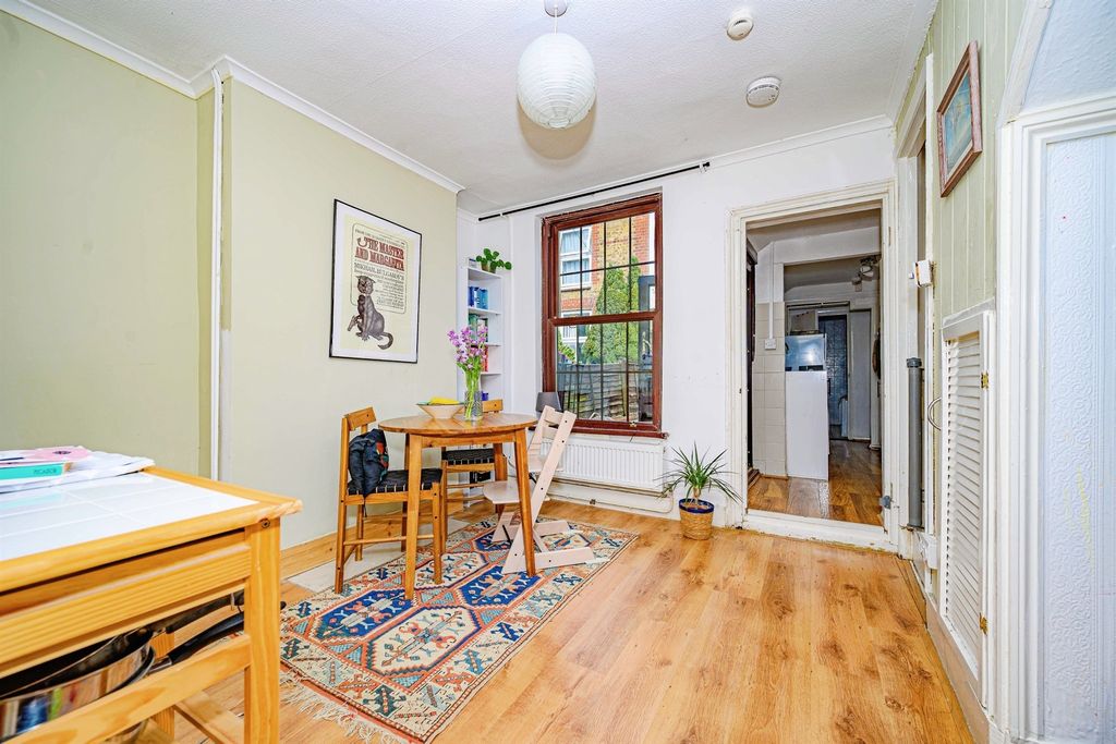 Property photo 3 of 16