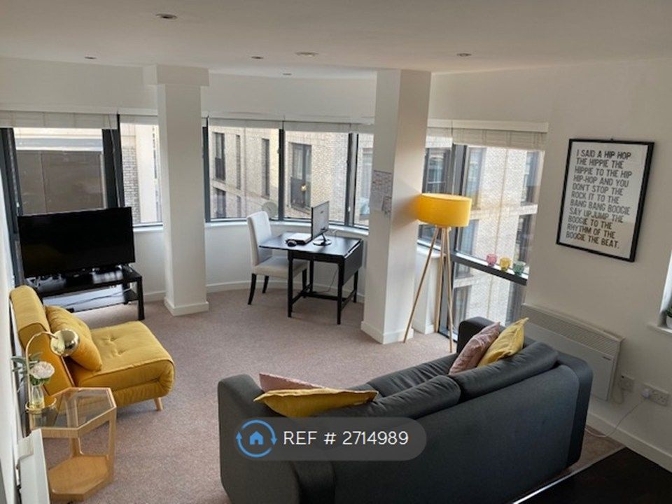 Property photo 1 of 8 Open Bright Lounge Area