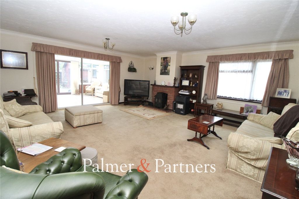 Property photo 3 of 19 Picture No. 32