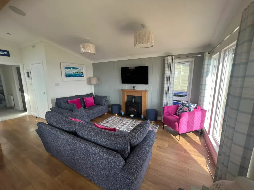 Property photo 3 of 5 Willerby Acorn 8