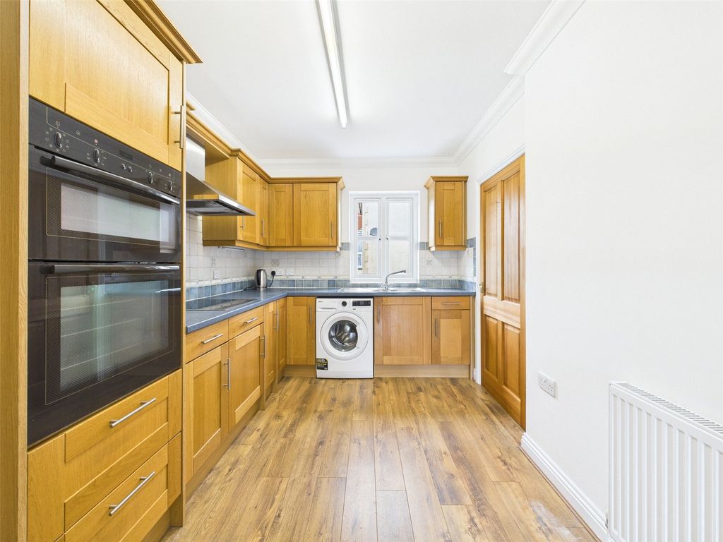 Property photo 3 of 19 Picture No. 11